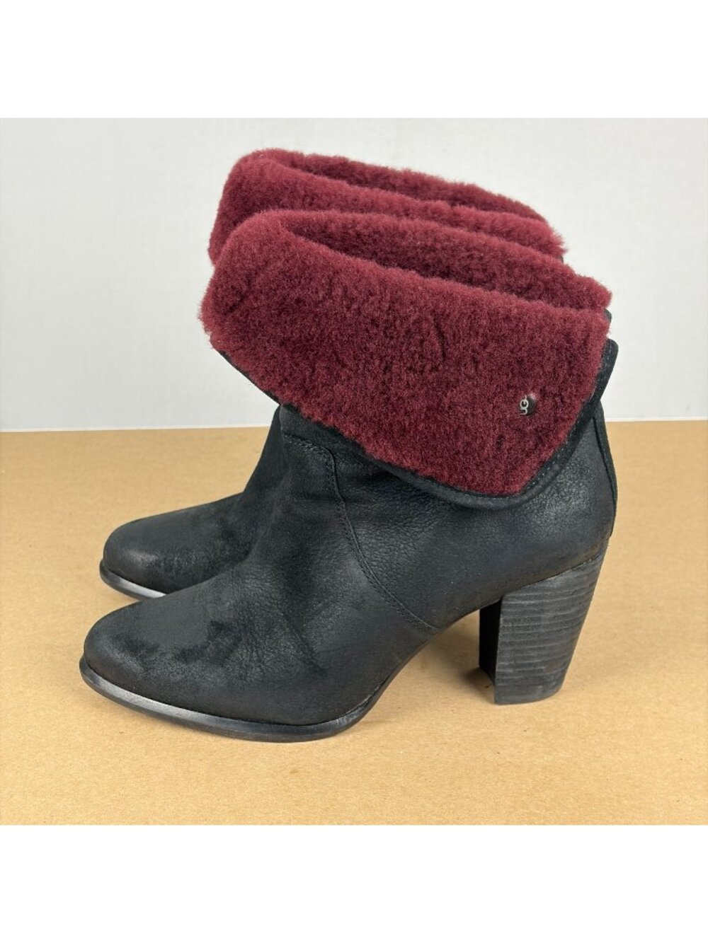 UGG Layna Fold Over Cuff Boots Womens 7 Black Leather Red Shearling Heeled
